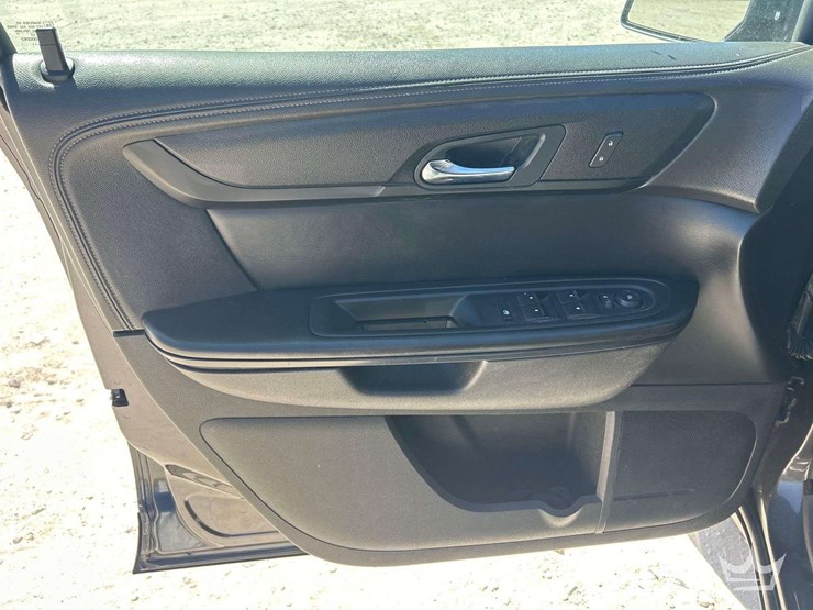 2014-gmc-acadia-image-11