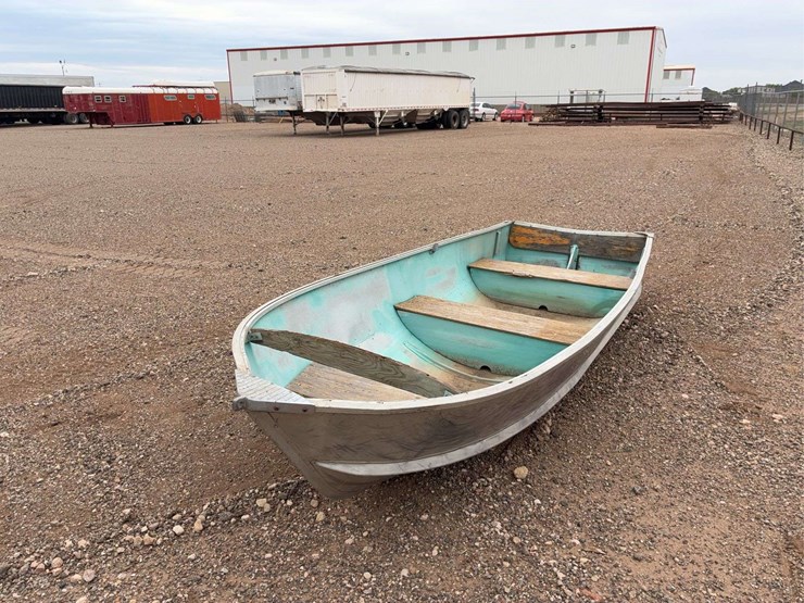 12ft-aluminum-bottom-boat-image-4
