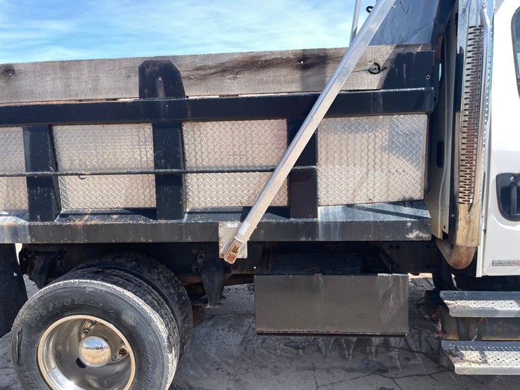 #4015-•-2004-freightliner-dump-truck-(has-wi-title)-image-21