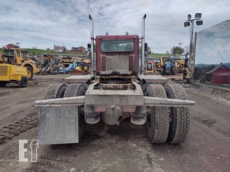 2005-peterbilt-379-image-4