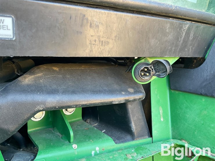 john-deere-6215r-image-13