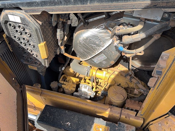 2021-caterpillar-d5-lgp-image-16