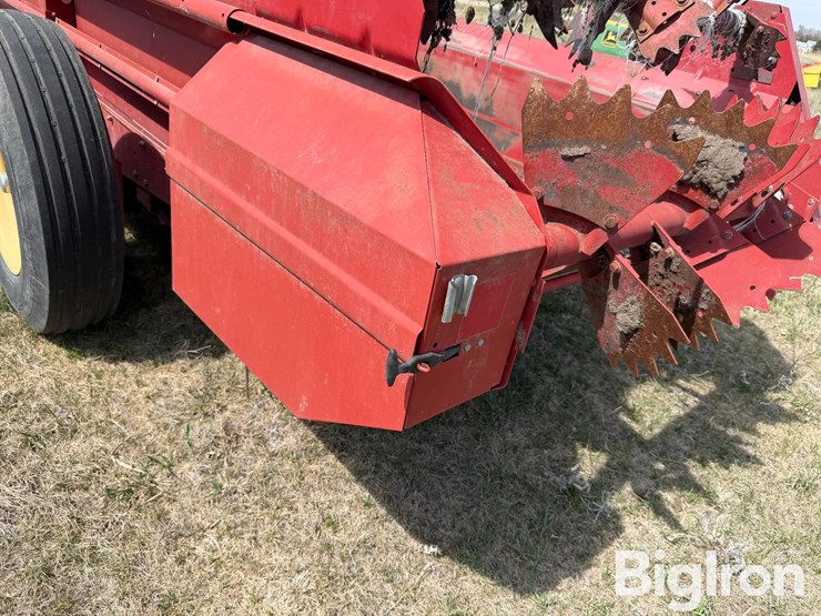 new-holland-185-image-16