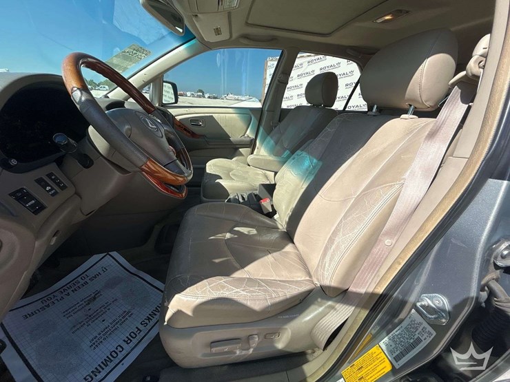2002-lexus-rx300-image-12