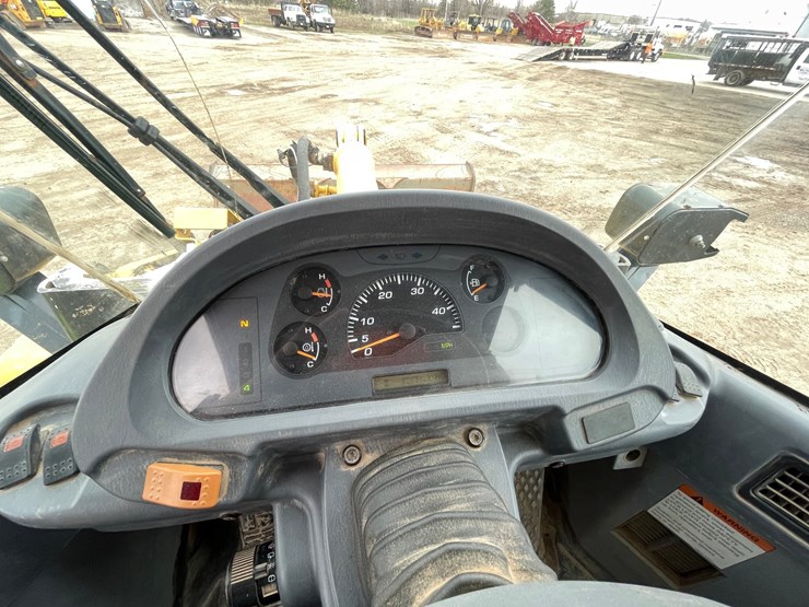 2007-komatsu-wa250-5-image-54