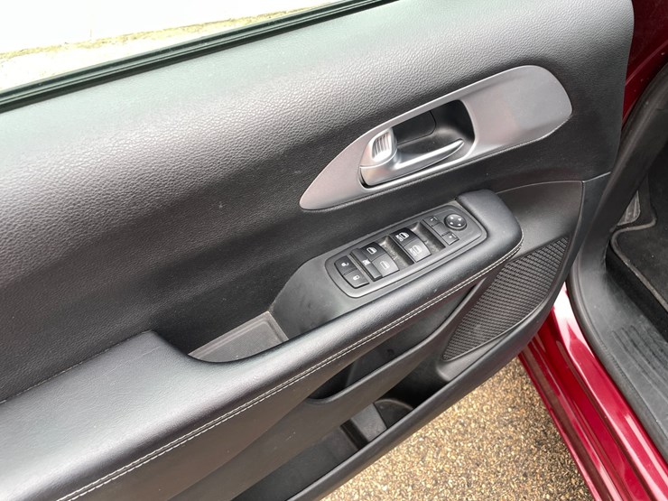 2018-chrysler-pacifica-image-47
