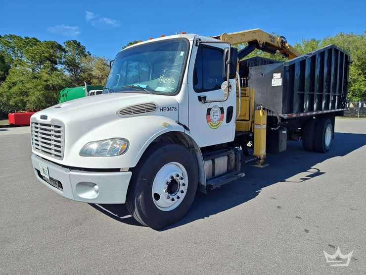 2016-freightliner-m2-106-image-1