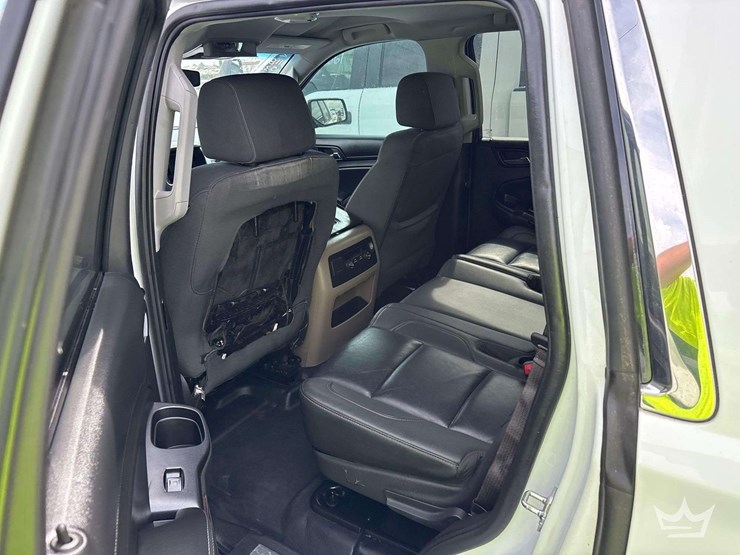 2016-chevrolet-tahoe-image-19