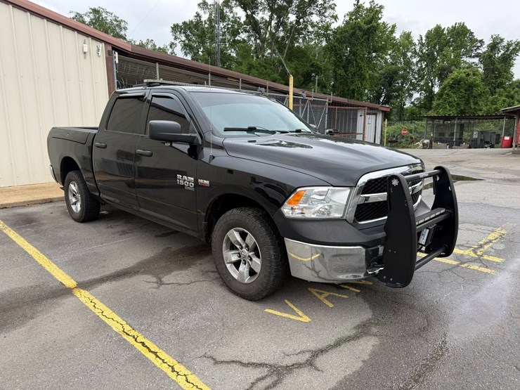 2019-dodge-1500-image-2