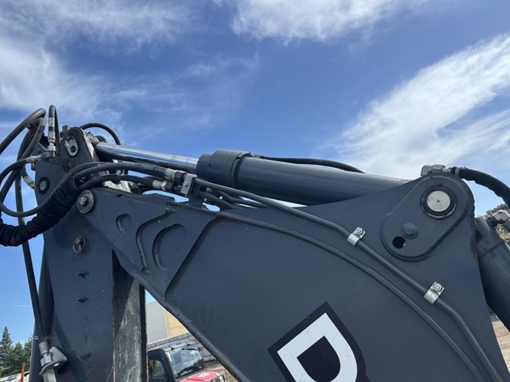 2019-deere-310l-ep-image-22