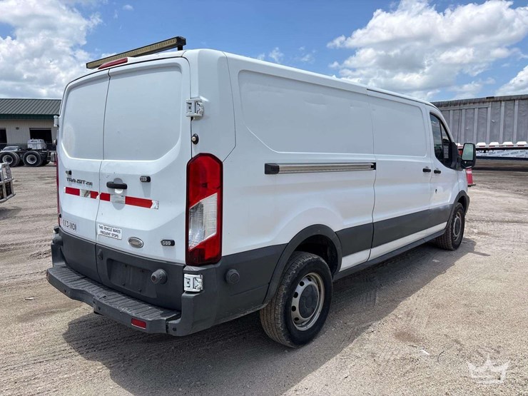 2015-ford-transit-image-3