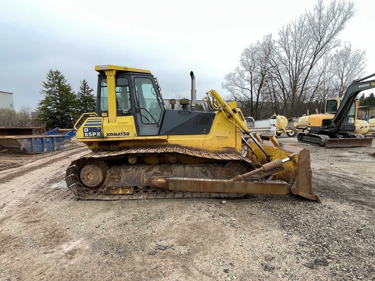 komatsu-d65px-12-image-4