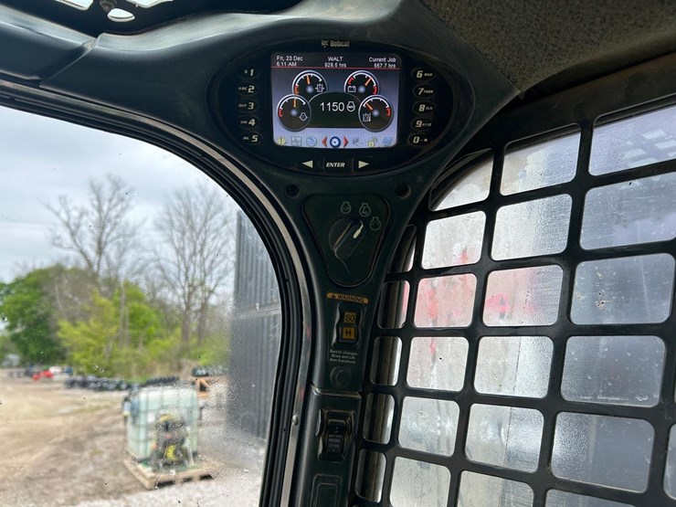 2016-bobcat-t650-image-24