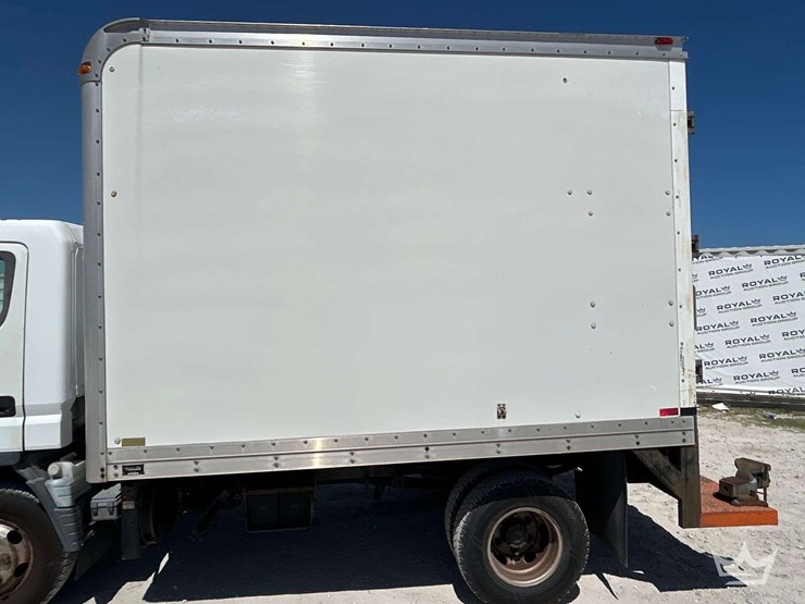 2007-mitsubishi-fuso-fe84d-image-11