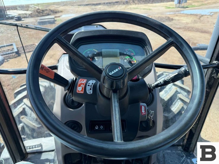 case-ih-farmall-105u-image-70