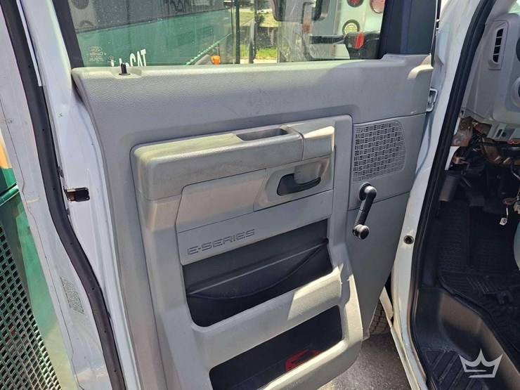 2017-ford-e450-image-25