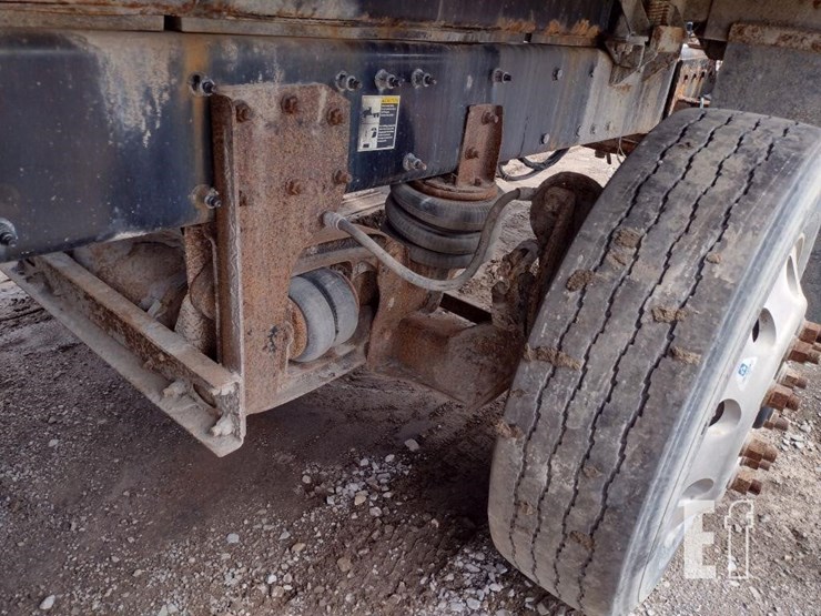 peterbilt-389-image-26