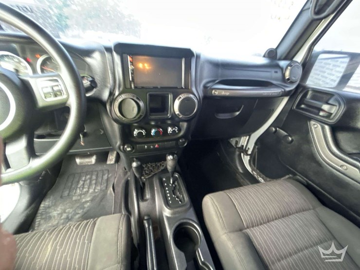 2011-jeep-wrangler-sport-image-17