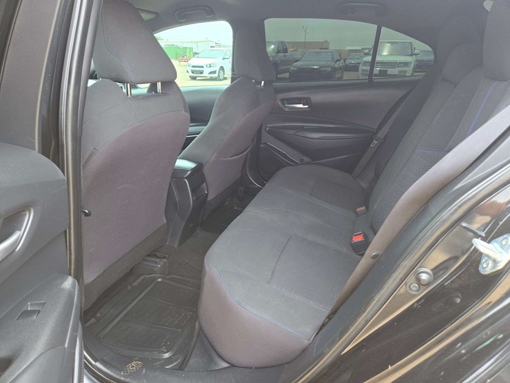 2021-toyota-corolla-se-sedan-4d-image-12