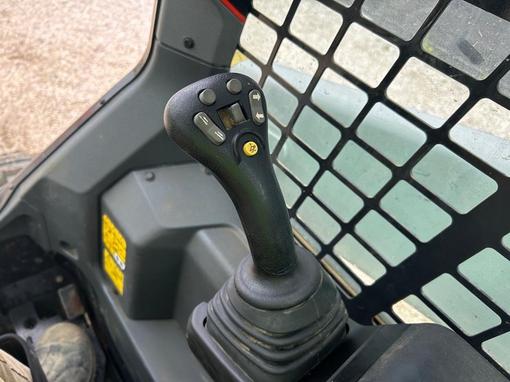 2022-bobcat-t66-image-23