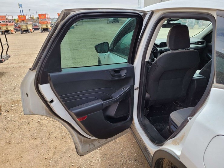 2021-ford-escape-image-10