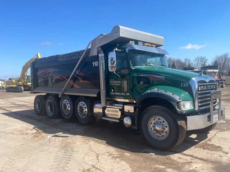 2013-mack-granite-104fr-image-3