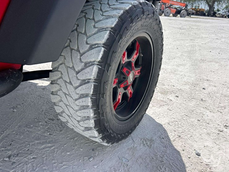 2012-jeep-wrangler-sport-image-25