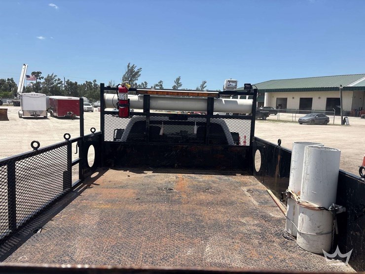 2016-ford-f550-image-13