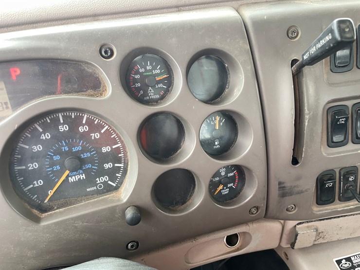 #4030-•-2005-mack-tractor-unit-18-image-92