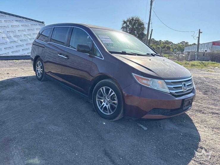 2013-honda-odyssey-image-2