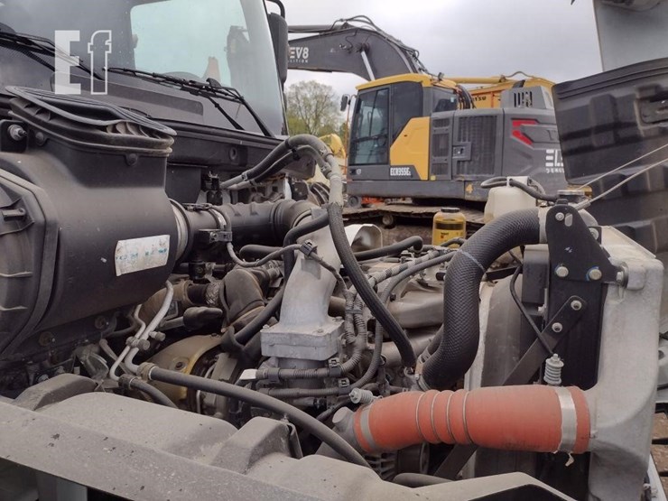2018-hino-338-image-45
