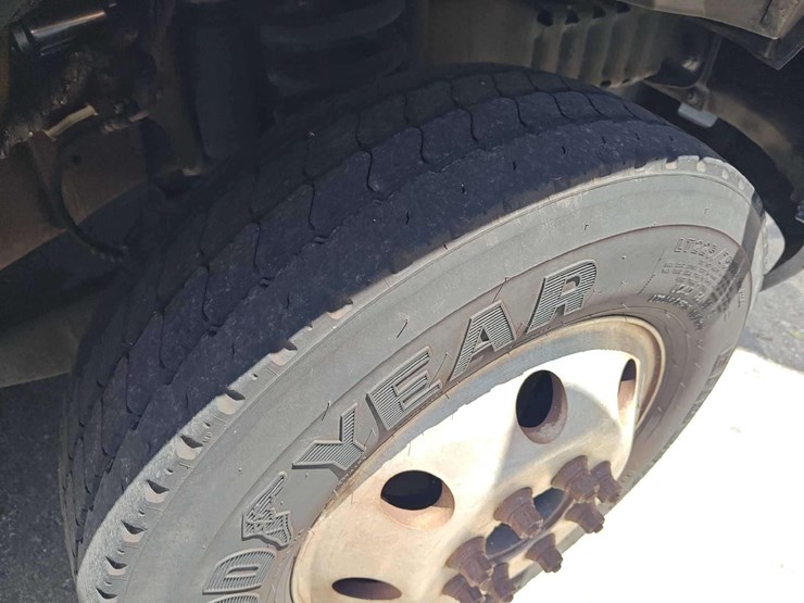 2017-ford-e450-image-11