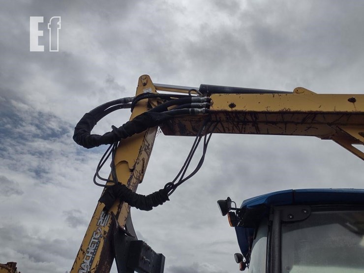 2011-new-holland-t6030-image-25