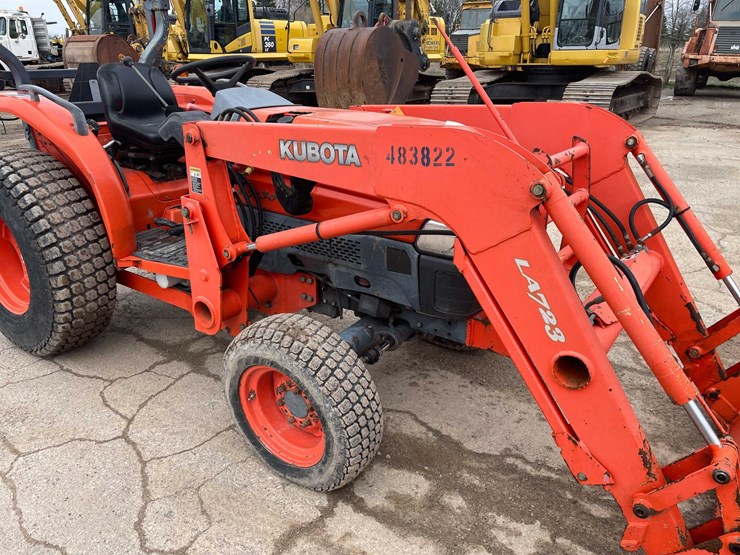 #4054-•-kubota-tractor-image-36