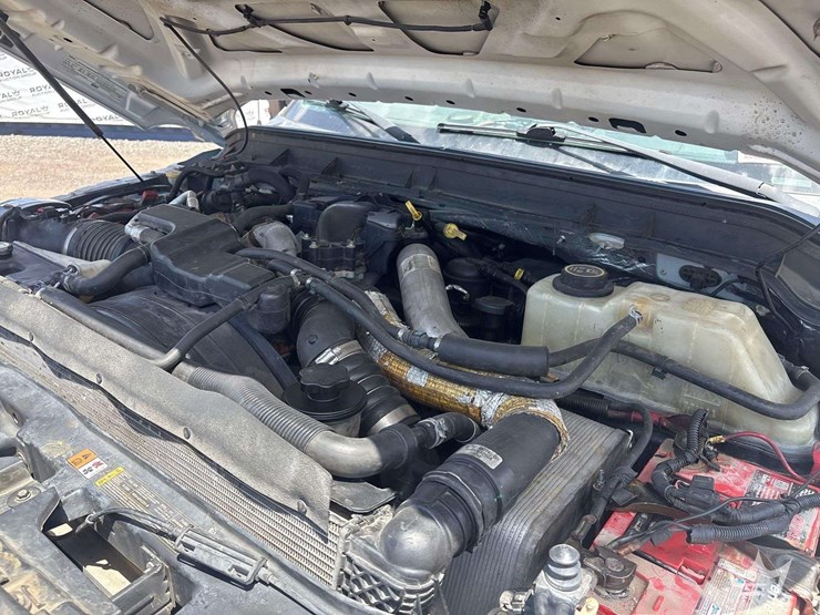2016-ford-f550-image-8