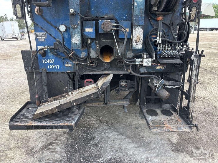 2018-international-durastar-4300-image-24