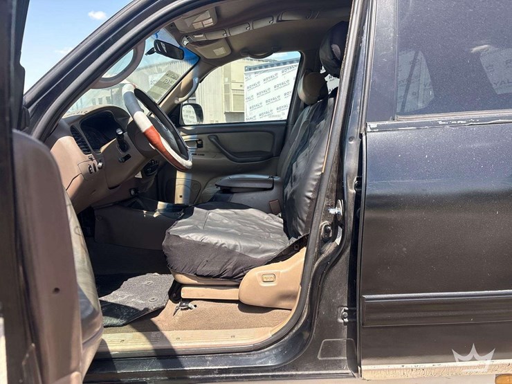 2003-toyota-sequoia-image-11