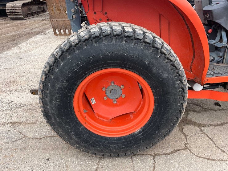 #4054-•-kubota-tractor-image-15