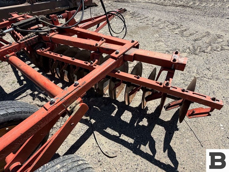 massey-ferguson-520-image-17