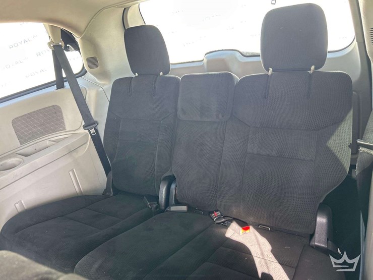 2016-dodge-grand-caravan-image-17