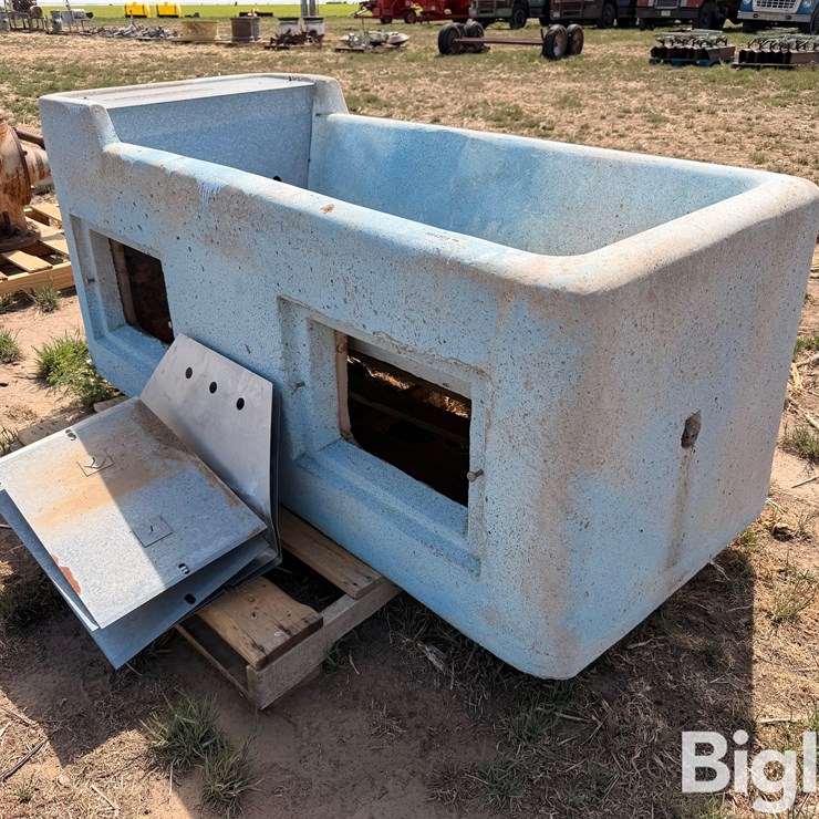 Hedstrom Concrete Livestock Waterer