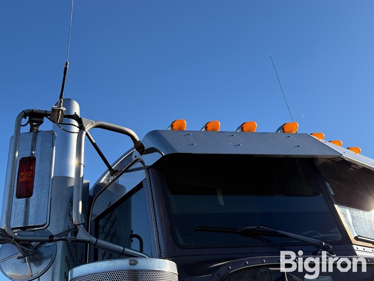 2010-peterbilt-388-image-9