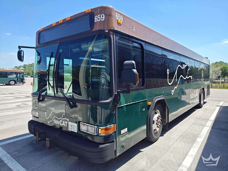 2012-gillig-low-floor-image-1