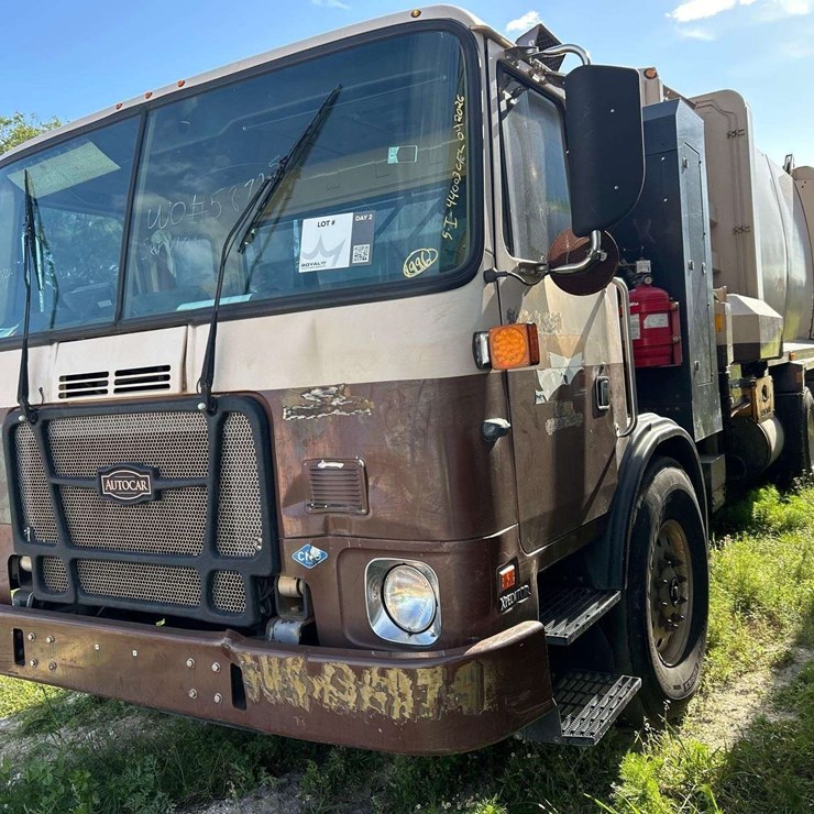 2015 AUTOCAR XPEDITOR