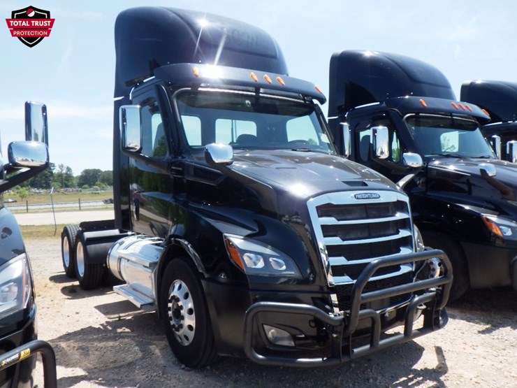 2022-freightliner-cascadia-116-image-3