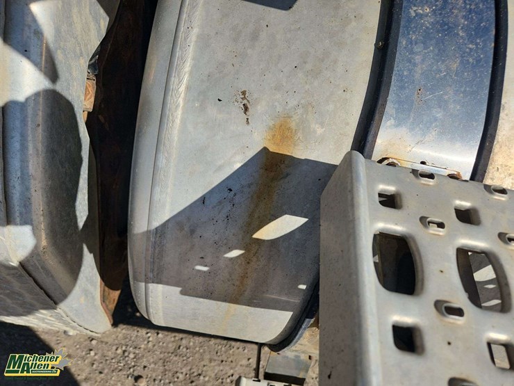2021-western-star-5700xe-image-32