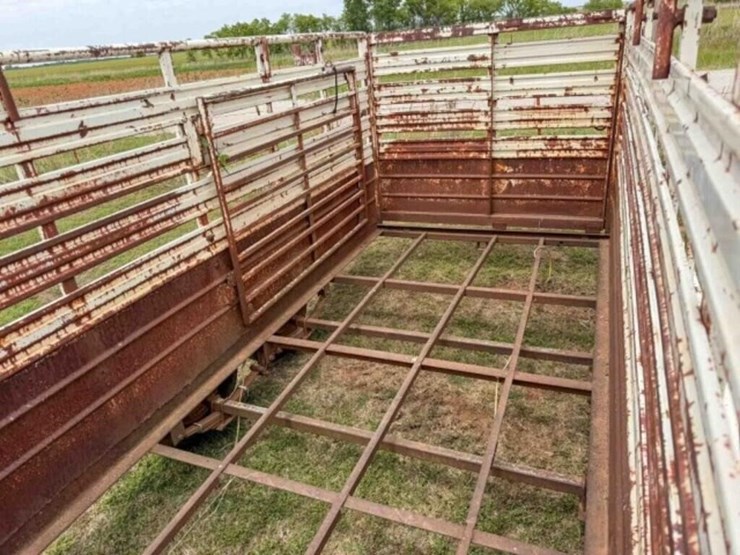 16’-livestock-trailer-image-8