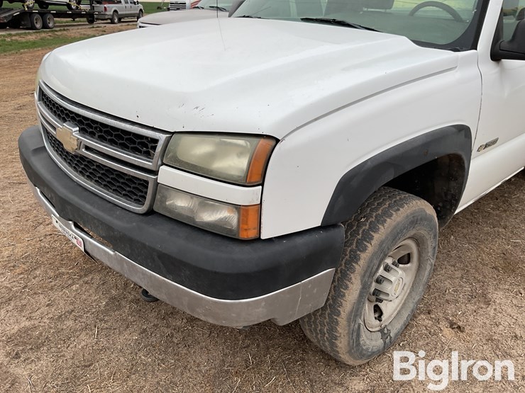2006-chevrolet-3500-image-11