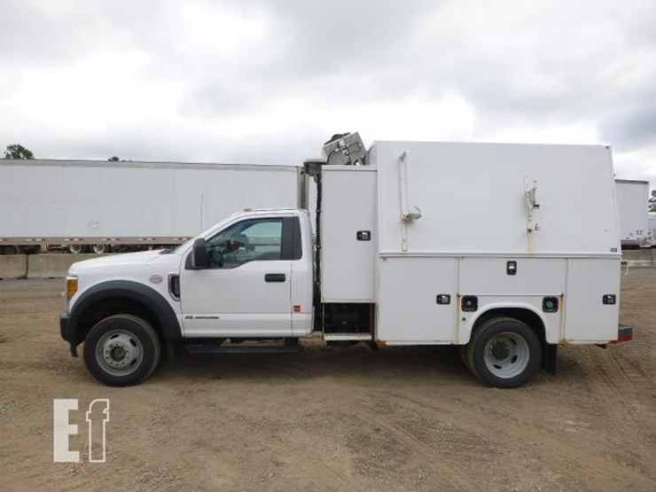 2017-ford-f550-image-1