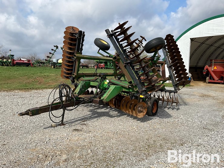 john-deere-630-image-1
